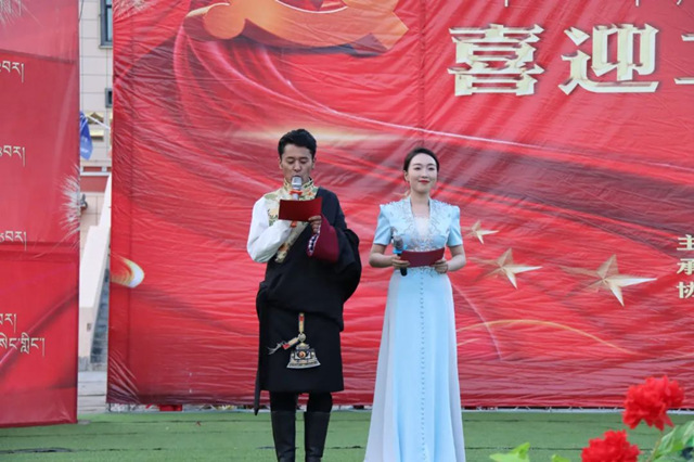 “喜迎二十大 唱響金谷地”音樂周活動(dòng)。同仁市委宣傳部供圖