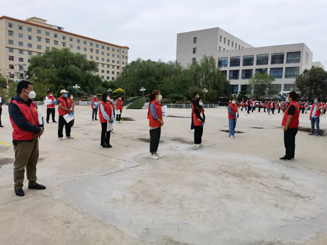 黨員志愿服務(wù)隊(duì)。尖扎縣委宣傳部供圖