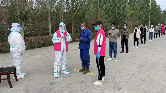 核酸現(xiàn)場(chǎng)。海西州婦女聯(lián)合會(huì)供圖