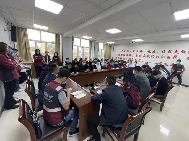 新冠肺炎疫情防控流調(diào)專班工作推進(jìn)會(huì)。青海省疾病預(yù)防控制中心供圖