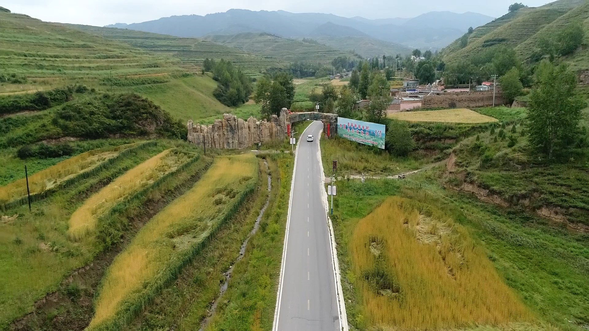 湟中區(qū)卡陽村旅游路。湟中區(qū)委宣傳部供圖