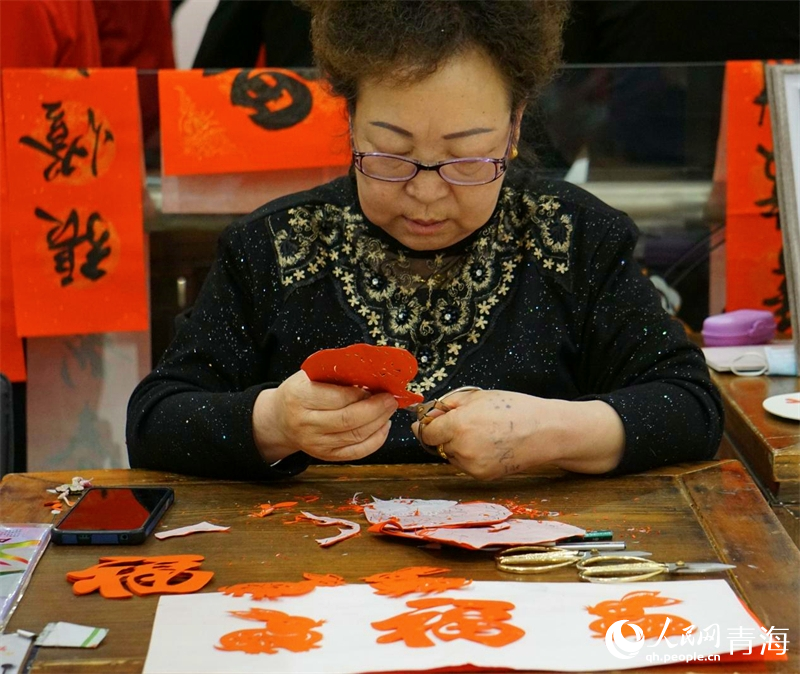 剪紙。人民網(wǎng) 況玉攝