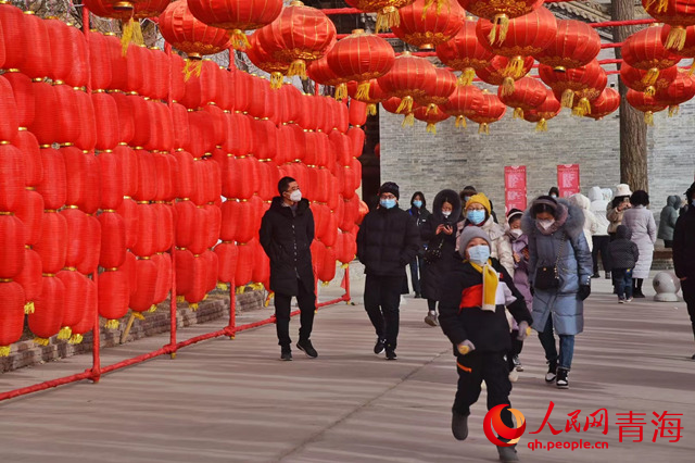平安驛·河湟民俗文化體驗(yàn)地游客紛至。人民網(wǎng) 陳晶攝
