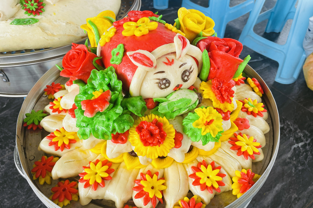 制作精美、花色鮮艷的饃饃。海南州委宣傳部供圖