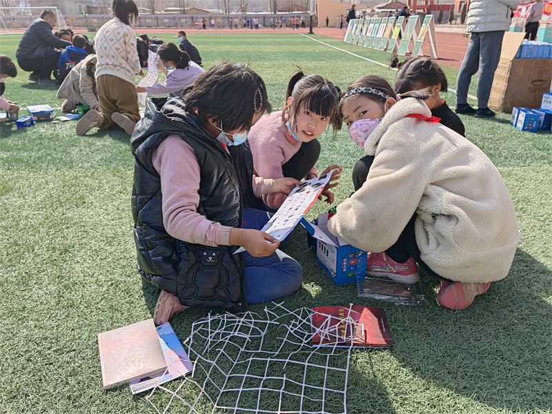 科普進(jìn)校園。西寧市科學(xué)技術(shù)協(xié)會(huì)供圖