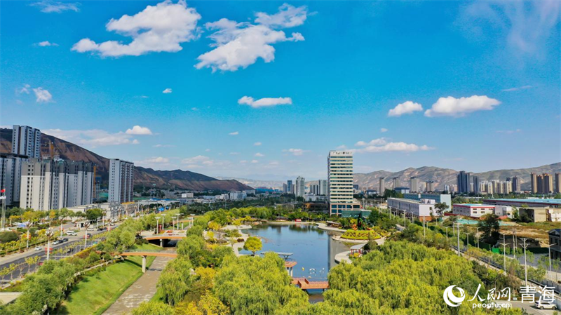 西寧市南川河水際公園。人民網(wǎng) 況玉攝