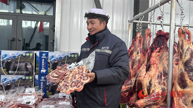 現(xiàn)場推介澤庫牛羊肉。人民網(wǎng) 陳明菊攝
