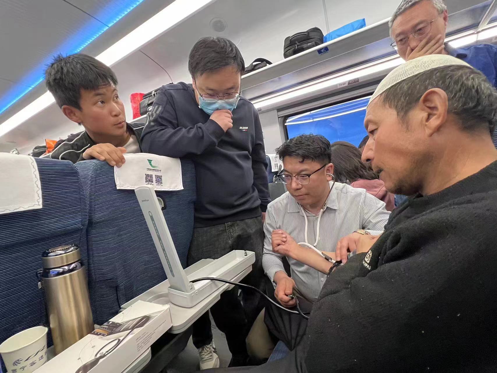 緊急出診。索南江措攝