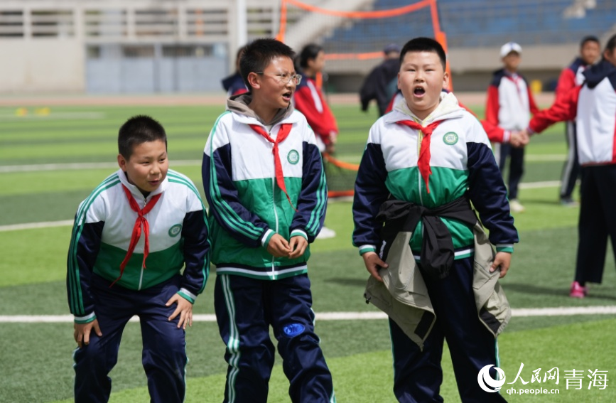熱身運動。人民網(wǎng) 陳明菊攝