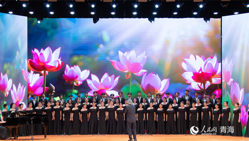 合唱展演現(xiàn)場(chǎng)。人民網(wǎng)記者 張莉萍攝