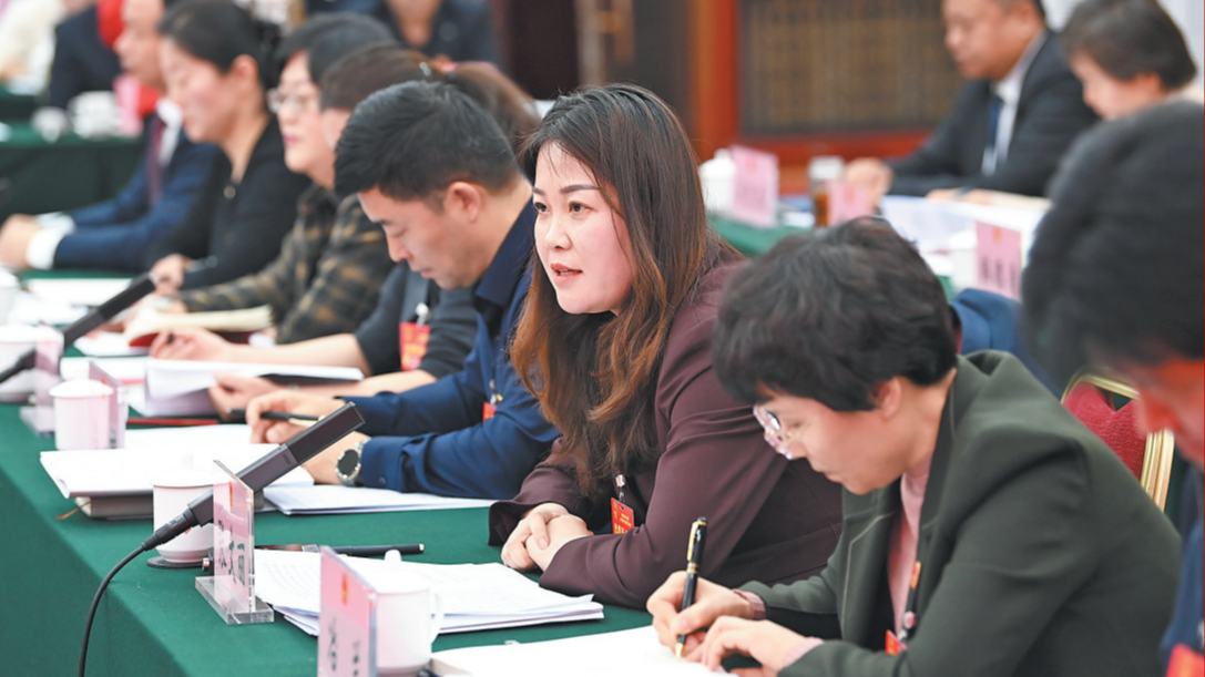 省十四屆人大三次會(huì)議隆重開幕