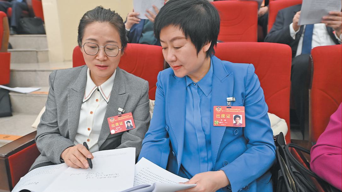 省十四屆人大三次會(huì)議隆重開幕