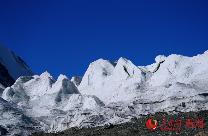 長(zhǎng)江源冰川。人民網(wǎng)記者 甘海瓊攝