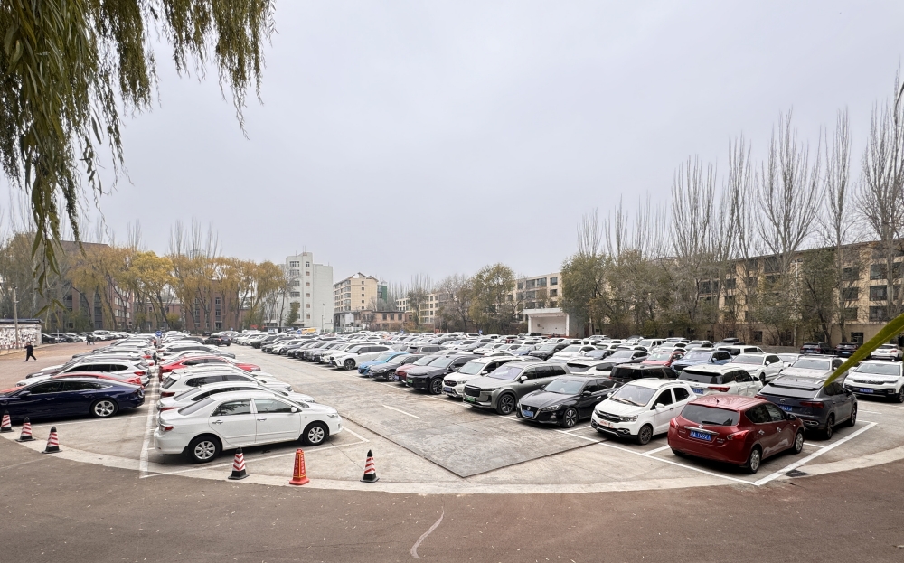 可容納440個車位的停車場。青海省中醫(yī)院供圖
