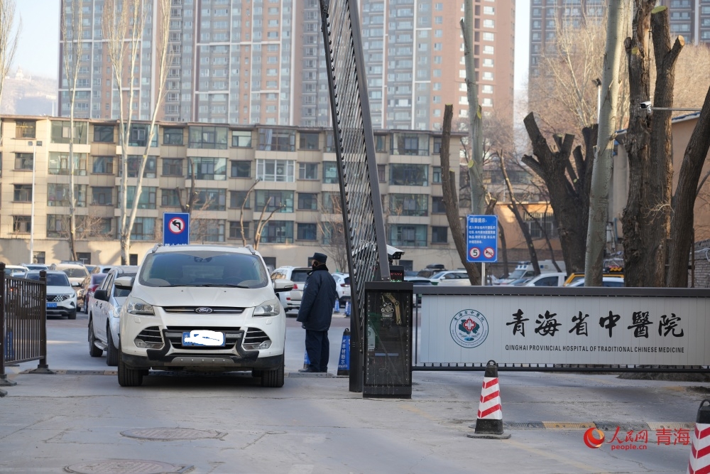 車輛出入口。人民網 陳明菊攝