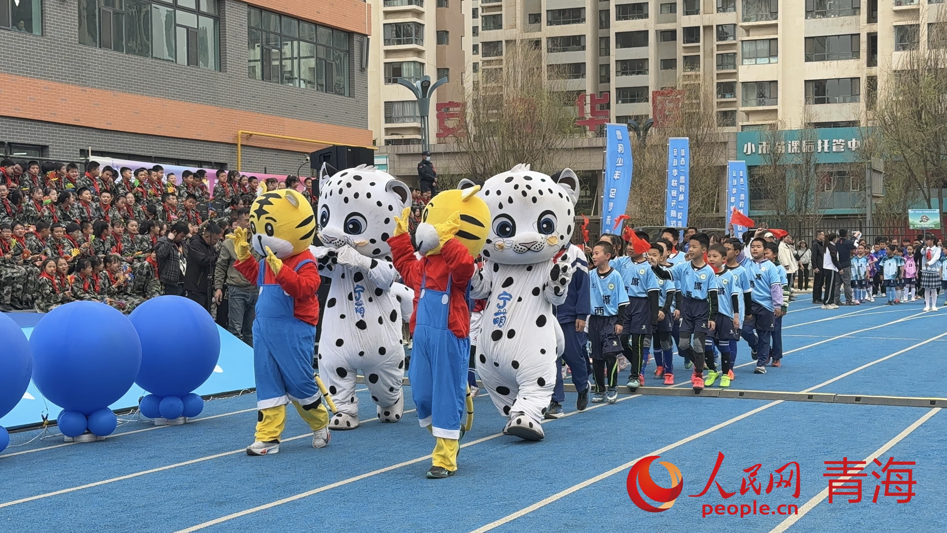 運動員入場。人民網(wǎng) 況玉攝