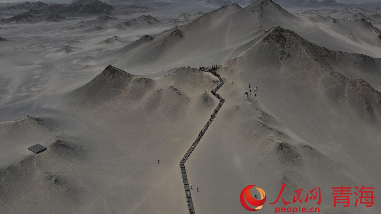 黑獨(dú)山旅游棧道。人民網(wǎng) 況玉攝