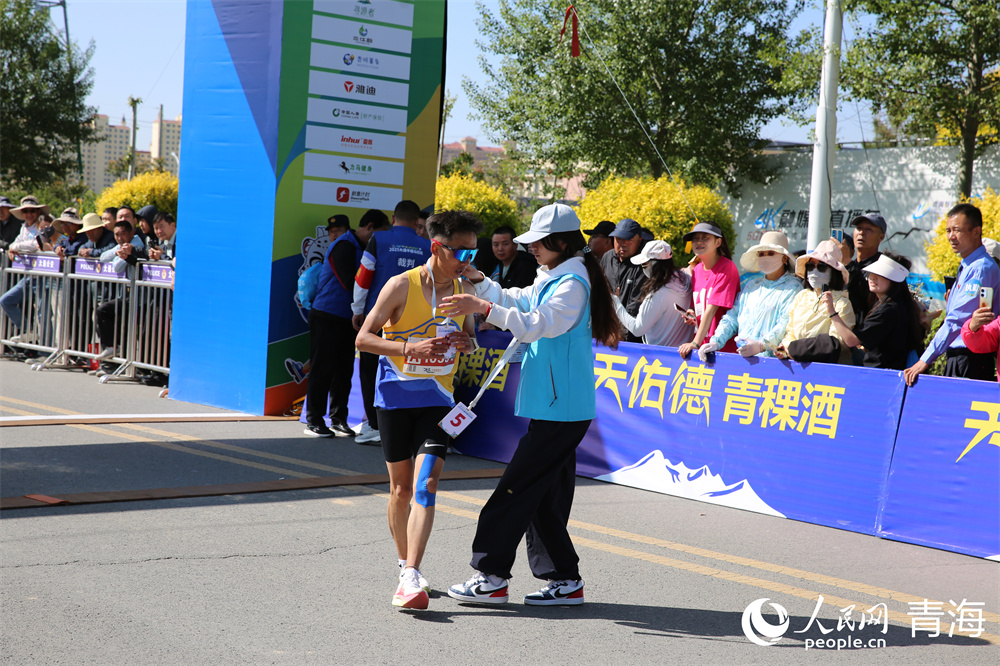 經(jīng)過激烈角逐，參賽選手確定了名次。人民網(wǎng) 馬可欣攝
