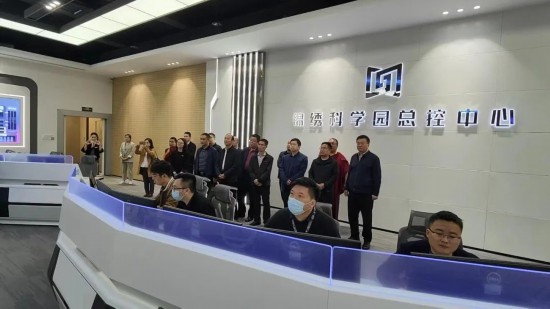 湟中區(qū)黨政代表團(tuán)考察現(xiàn)場。湟中區(qū)融媒體中心供圖