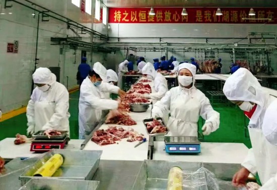 企業(yè)生產(chǎn)。國(guó)家稅務(wù)總局海西州稅務(wù)局供圖